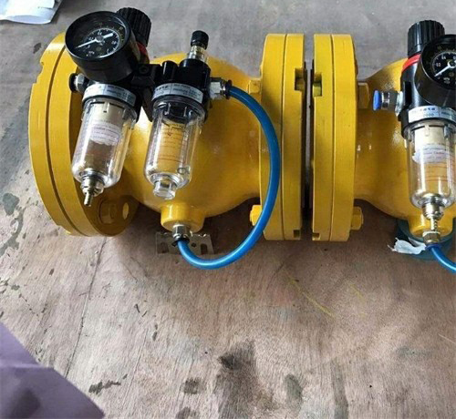 一體式氣(qì)動管夾閥 一(yī)體式(shì)氣動管夾閥